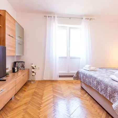 Bobo 2br Appartement *